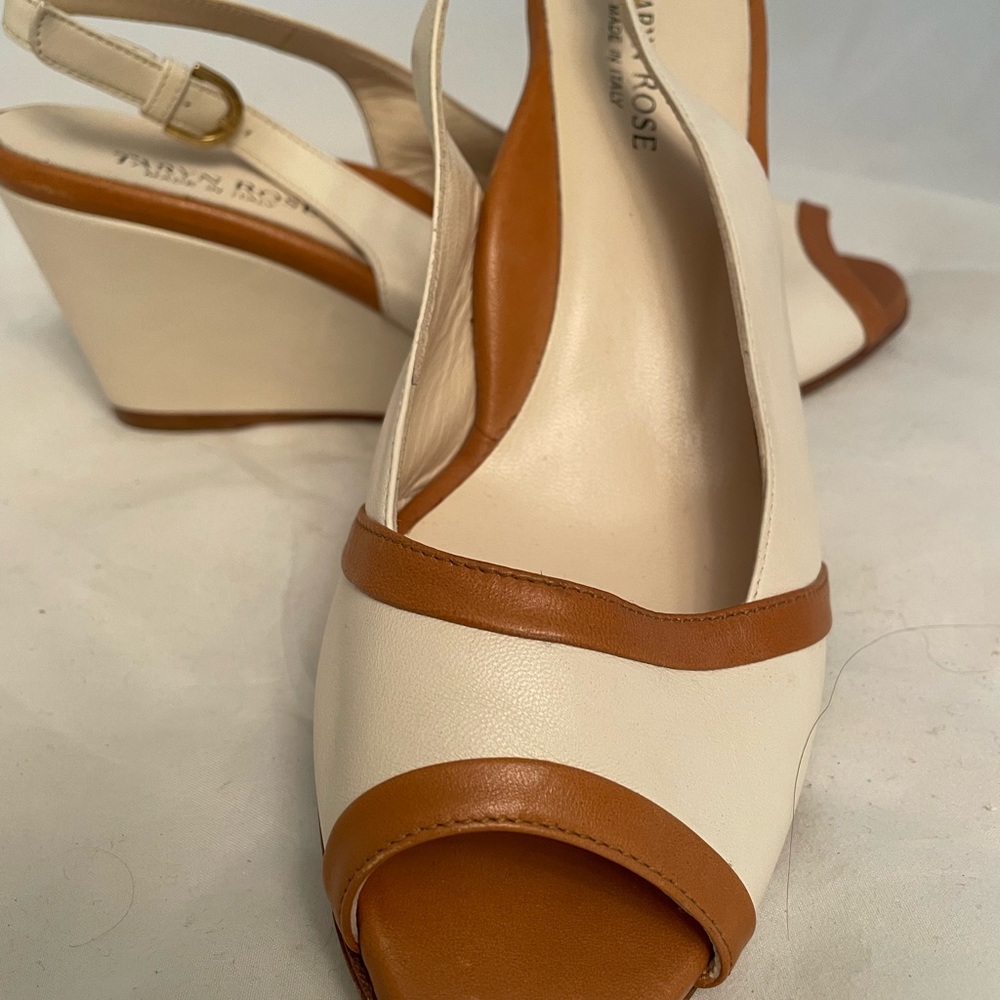 Taryn Rose  leather wedge, slingback, sandal, beige/bone ,brown trim,sz 38/7.5